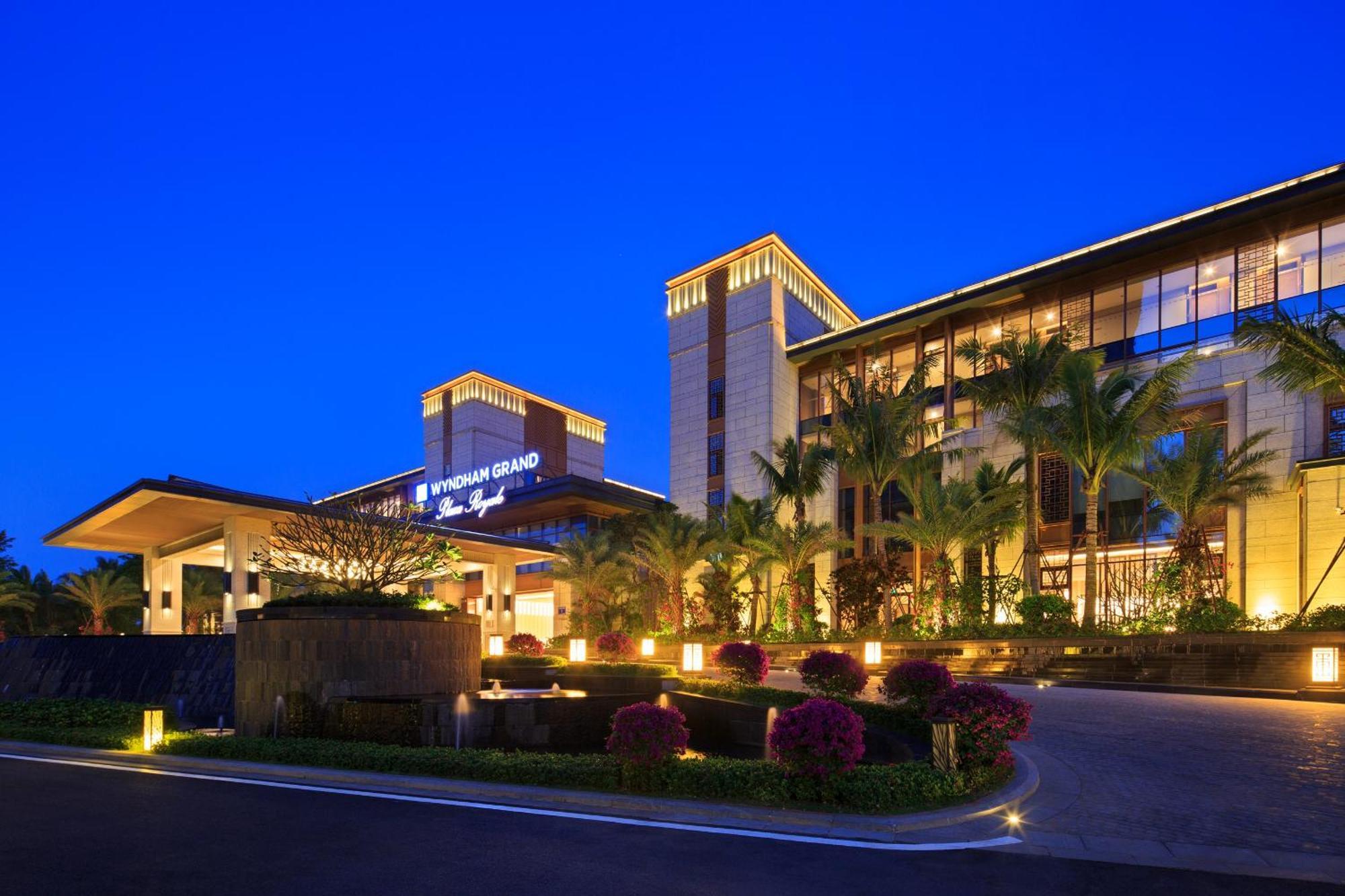 Wyndham Grand Plaza Royale Wenchang Exterior photo